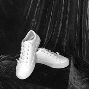 Nurse Mate Align Sneakers